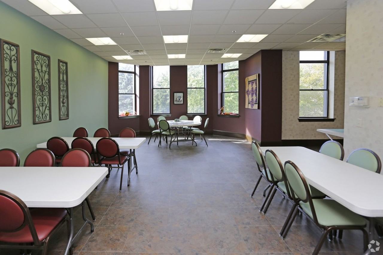 Courtyard at Highpointe - Photo 2 of 32