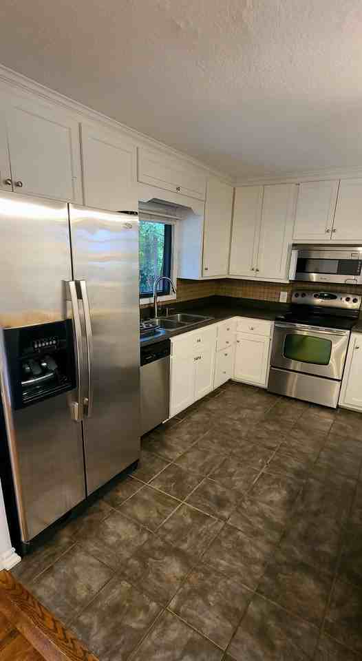 5868 E 22nd St - Photo 2 of 8