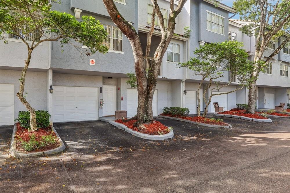 Windsor Castle Luxury Rental Community - Photo 7 of 50