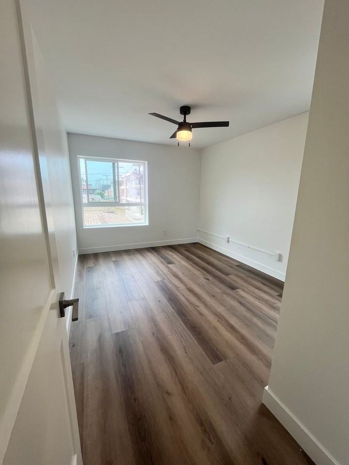 3540 Mission Blvd - Photo 7 of 34