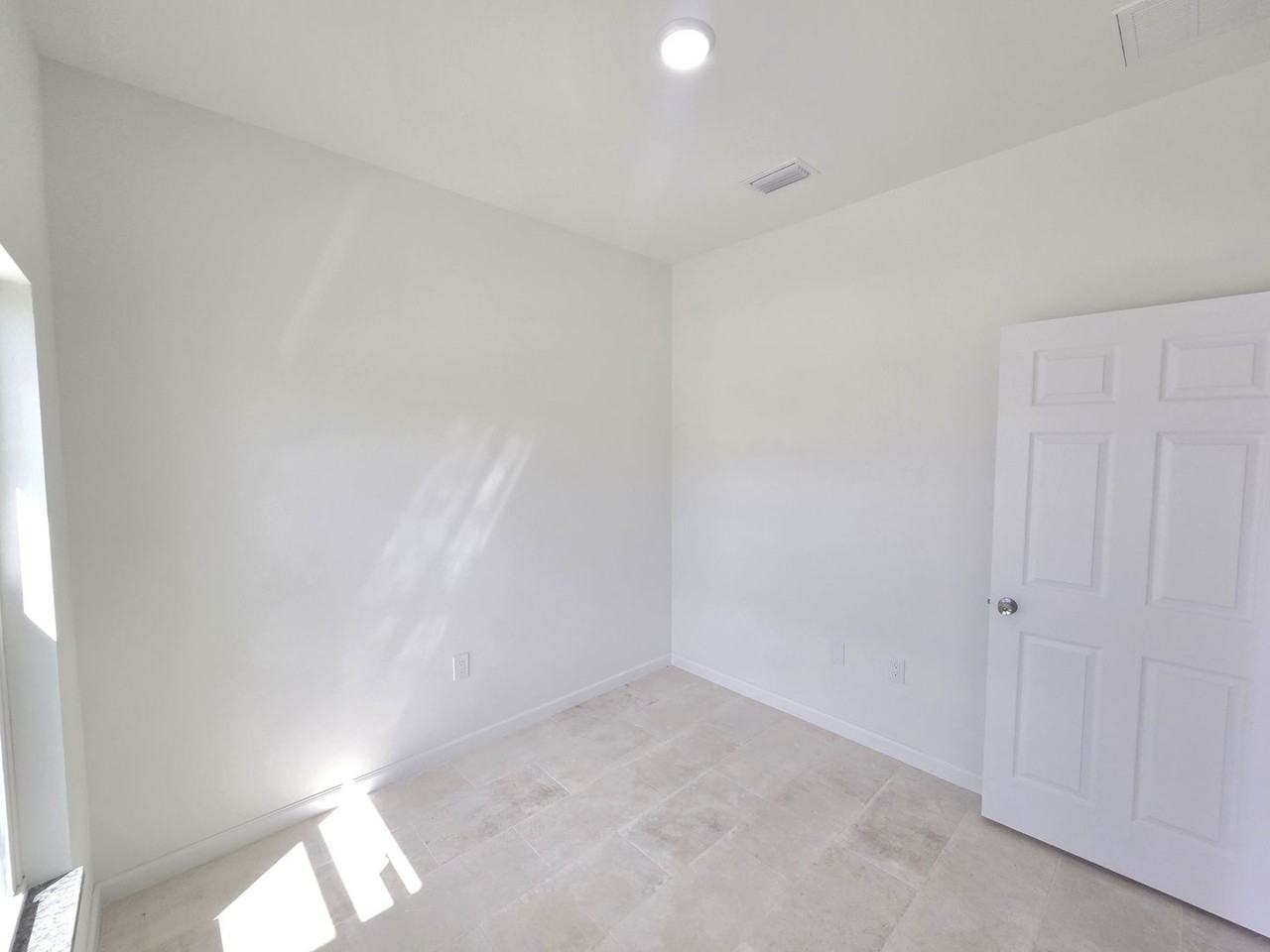 2502 28th St Sw - Photo 3 of 30