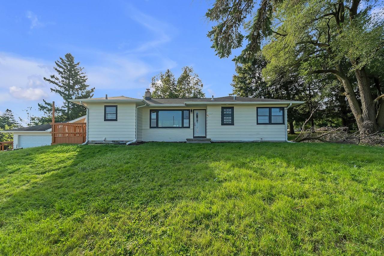 21795 Longview Drive - Photo 2 of 30