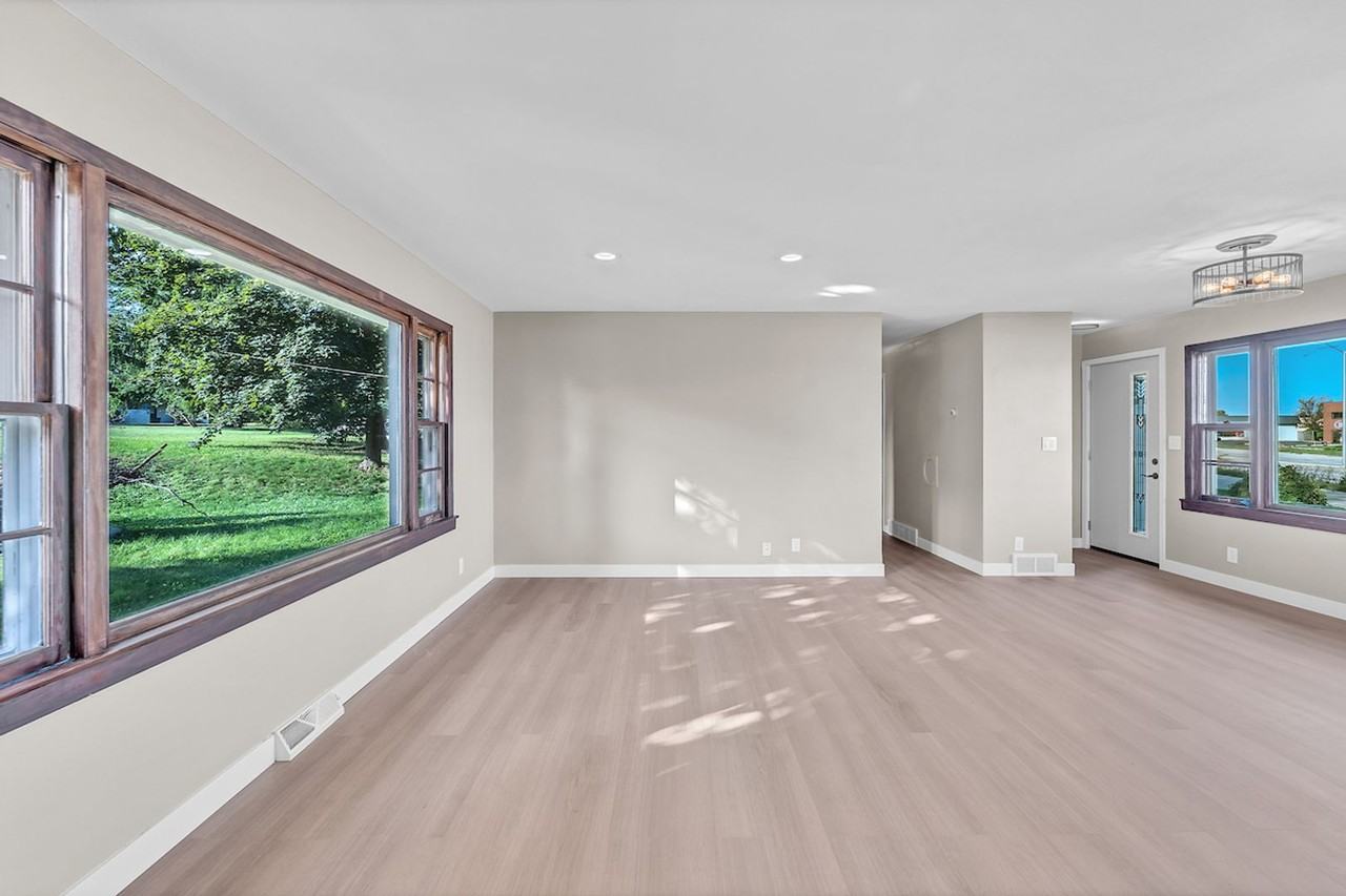 21795 Longview Drive - Photo 6 of 30