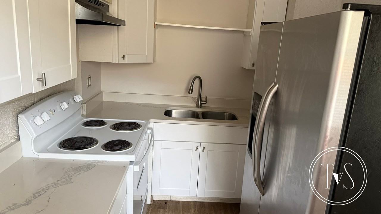 918 Lynah St - Photo 7 of 13