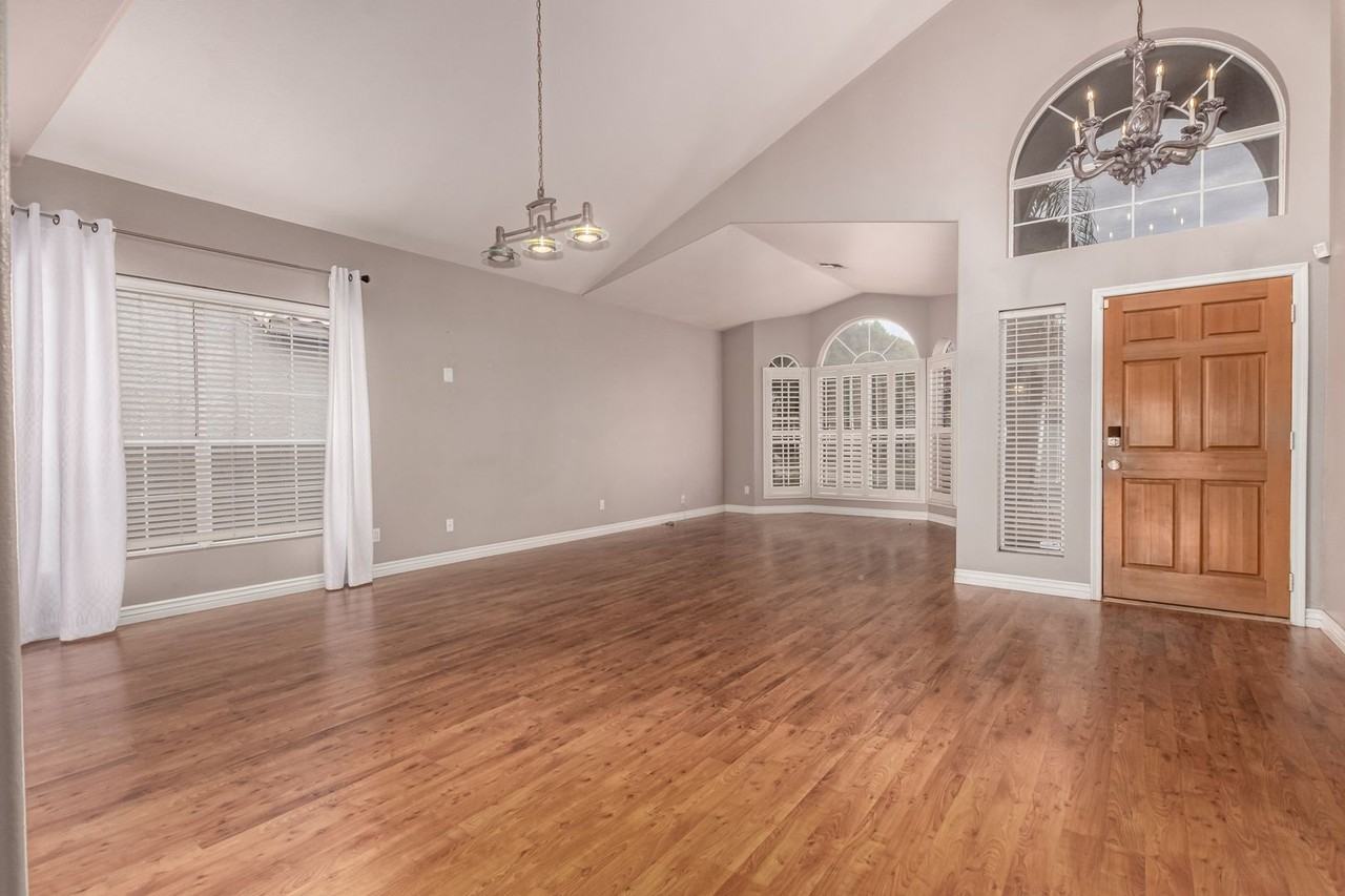 1284 N Conner Ave - Photo 5 of 50