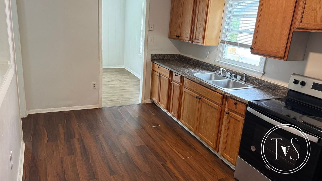 1514 Heron St - Photo 4 of 15