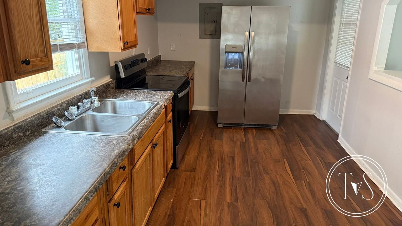1514 Heron St - Photo 5 of 15
