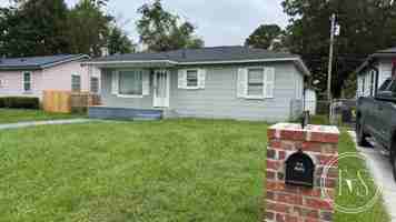 featured image of 1514 Heron St