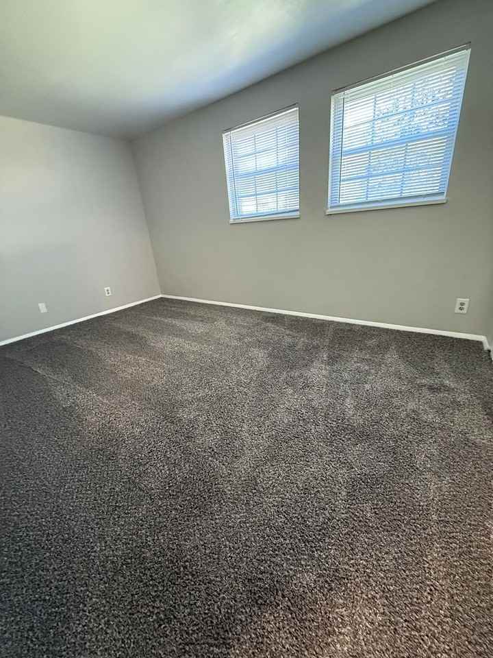 4805 Lakeside Dr - Photo 7 of 11