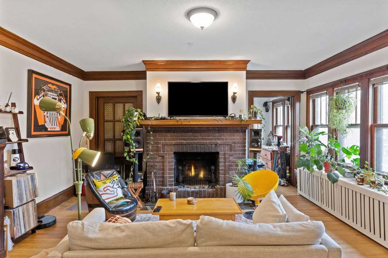 712 4th St SE - Photo 5 of 14