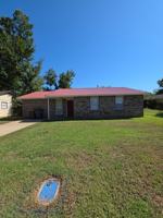 featured image of 802 N Boston Ave