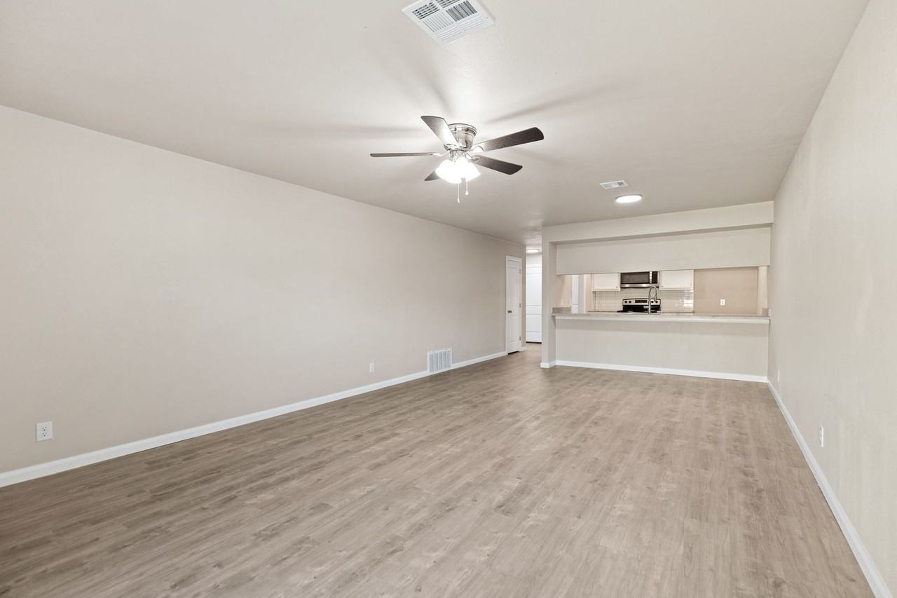 1600 W Madison St - Photo 7 of 23