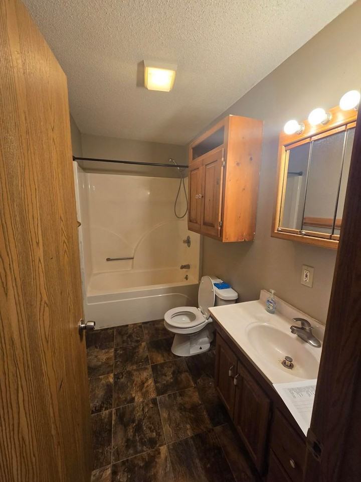 300 W Ford St - Photo 3 of 6