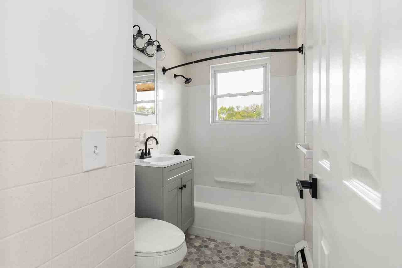 Swiss Village Apartments - Photo 5 of 10