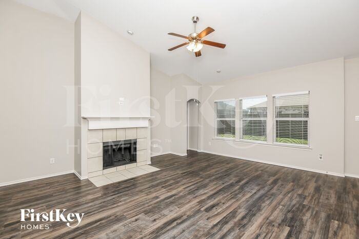 711 Jennie Marie Cir - Photo 2 of 15