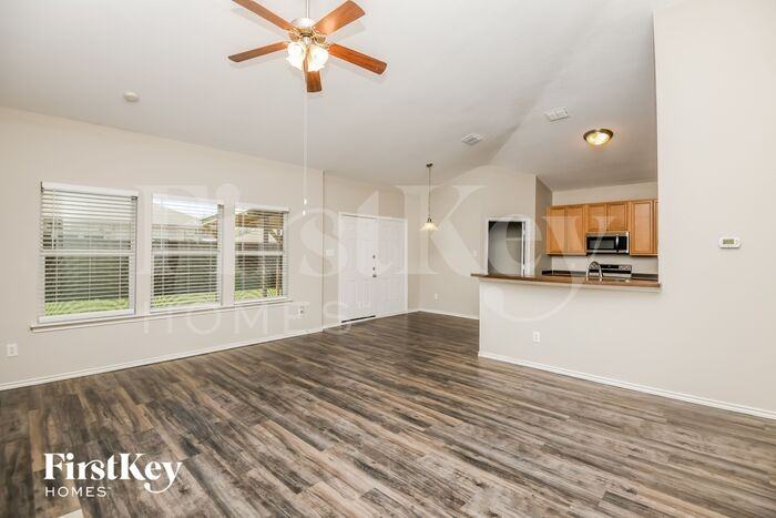 711 Jennie Marie Cir - Photo 3 of 15