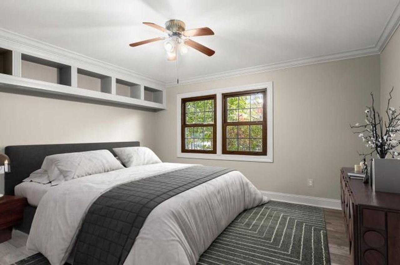 5470 Gloucester Road - Photo 5 of 35