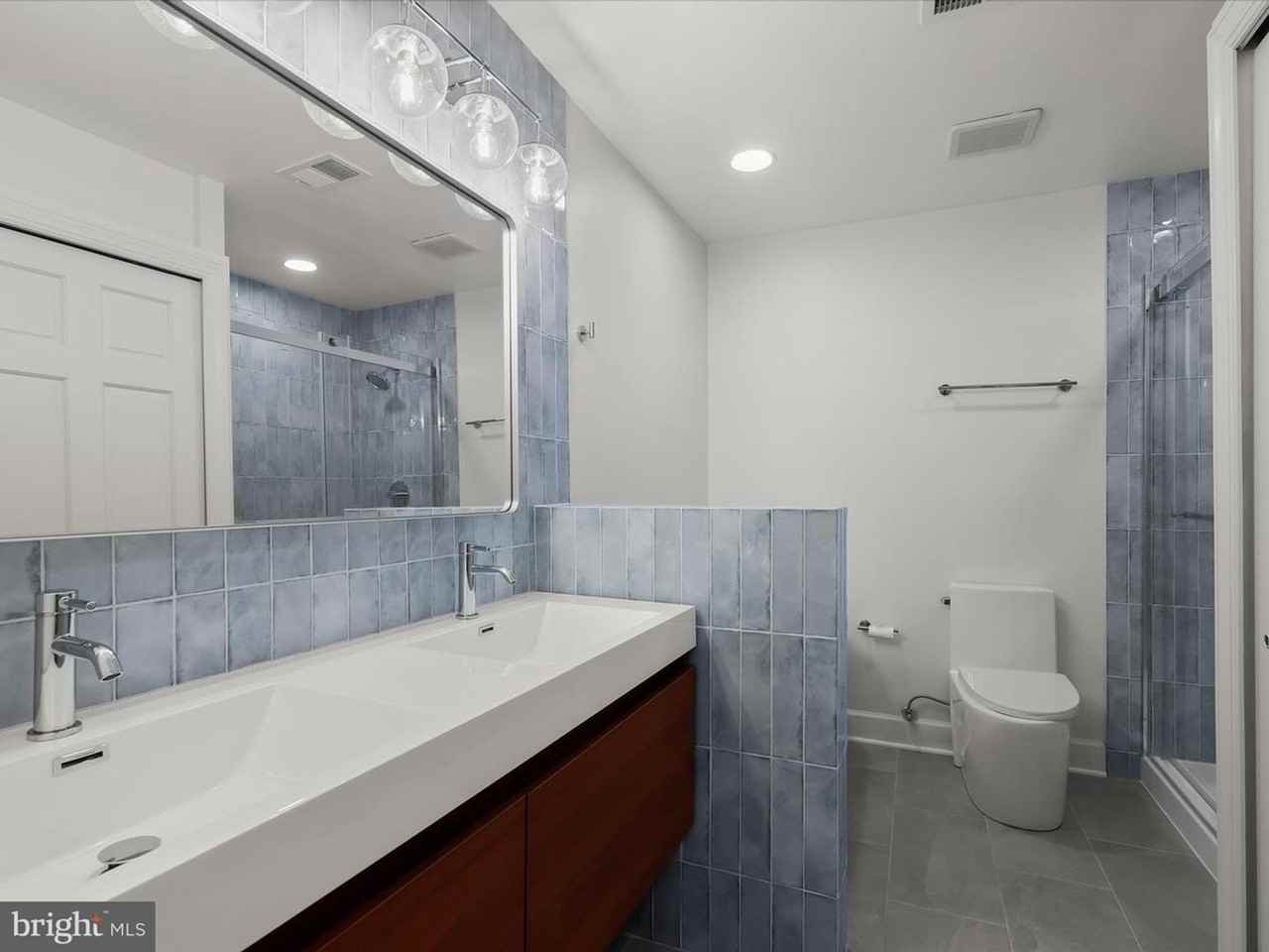 5470 Gloucester Road - Photo 6 of 35