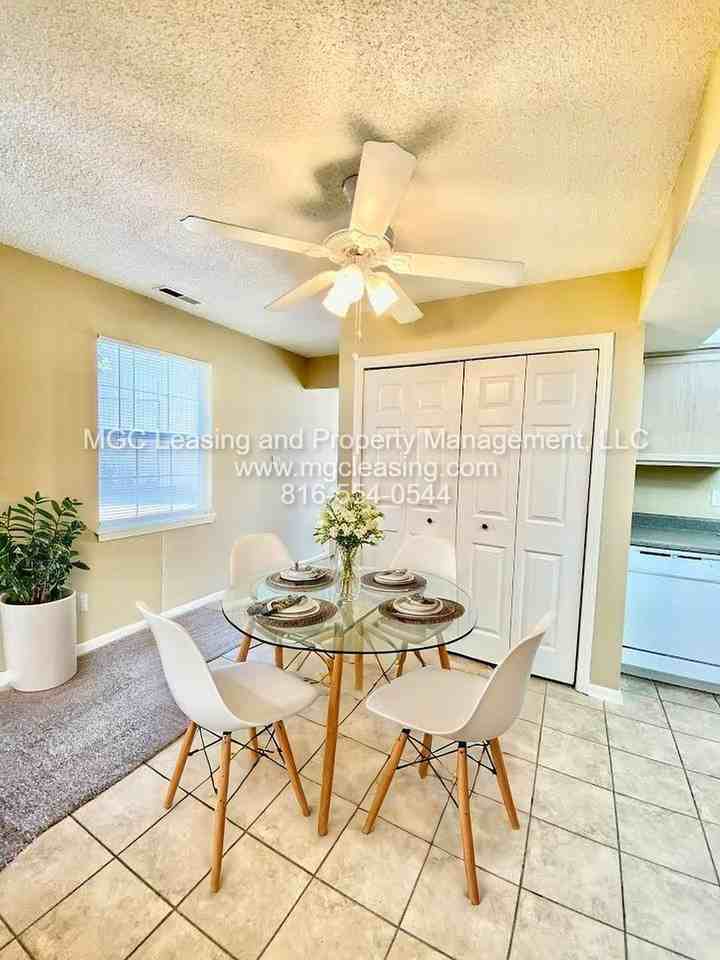 4620D Ne Whispering Winds Dr - Photo 3 of 19