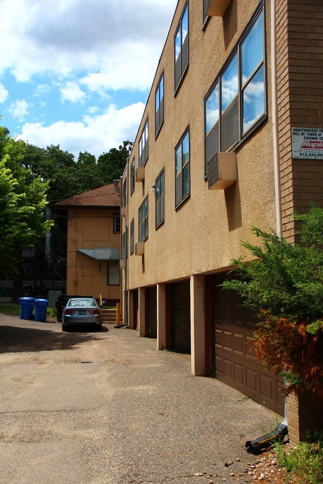 11th on Campus - Photo 3 of 12