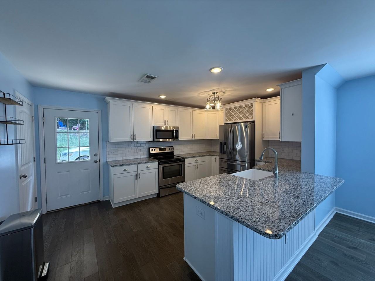 762 Hunter Ct - Photo 3 of 30