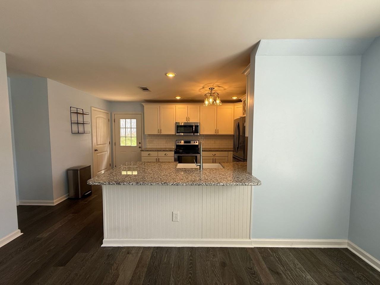 762 Hunter Ct - Photo 5 of 30