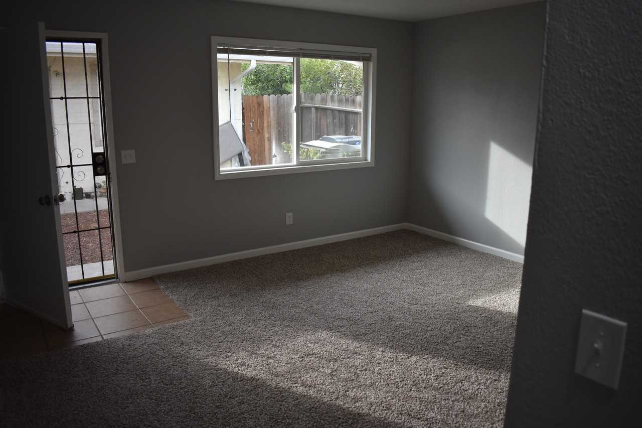 304 Sacramento St #B - Photo 4 of 7