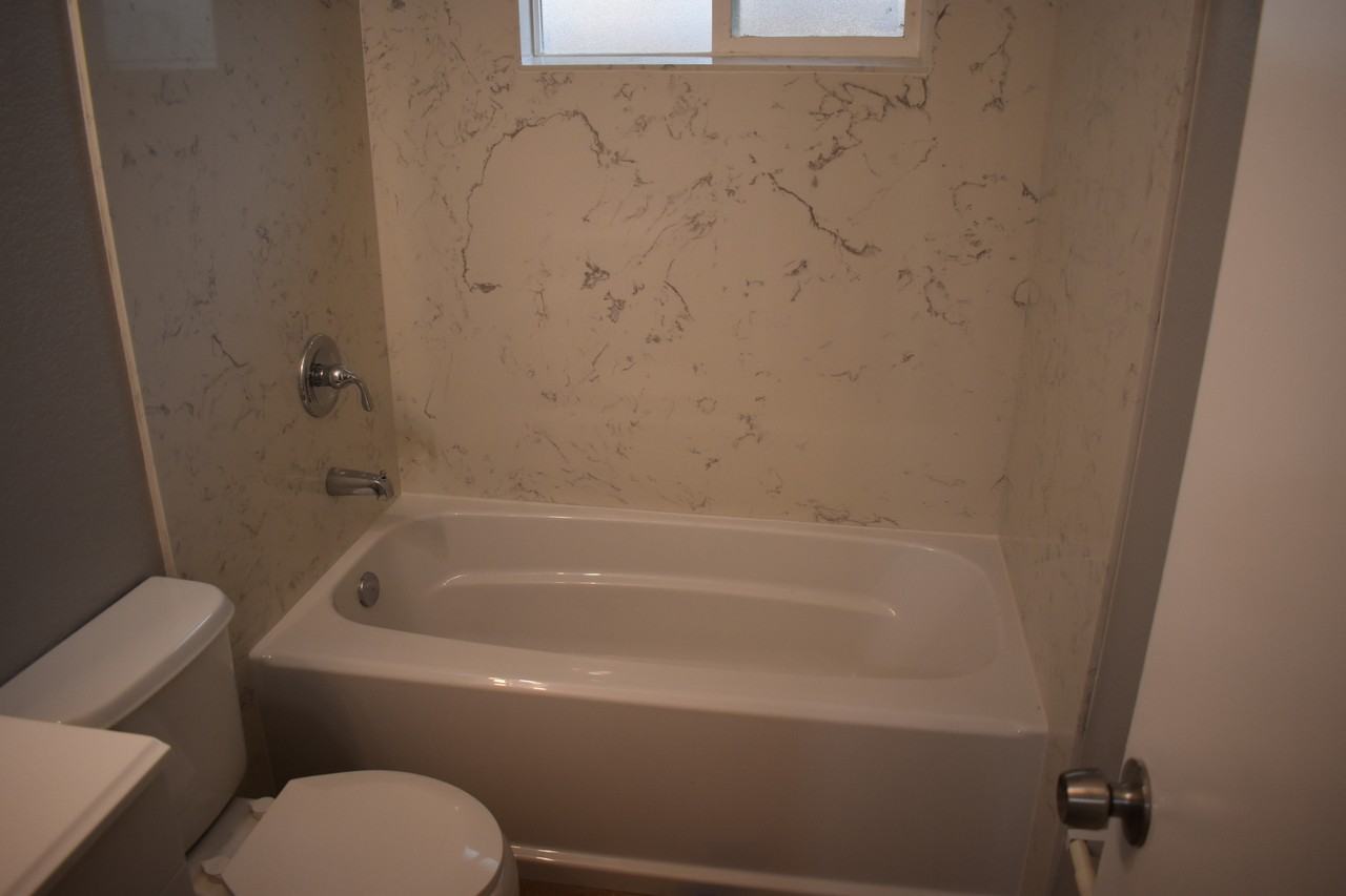 304 Sacramento St #B - Photo 6 of 7