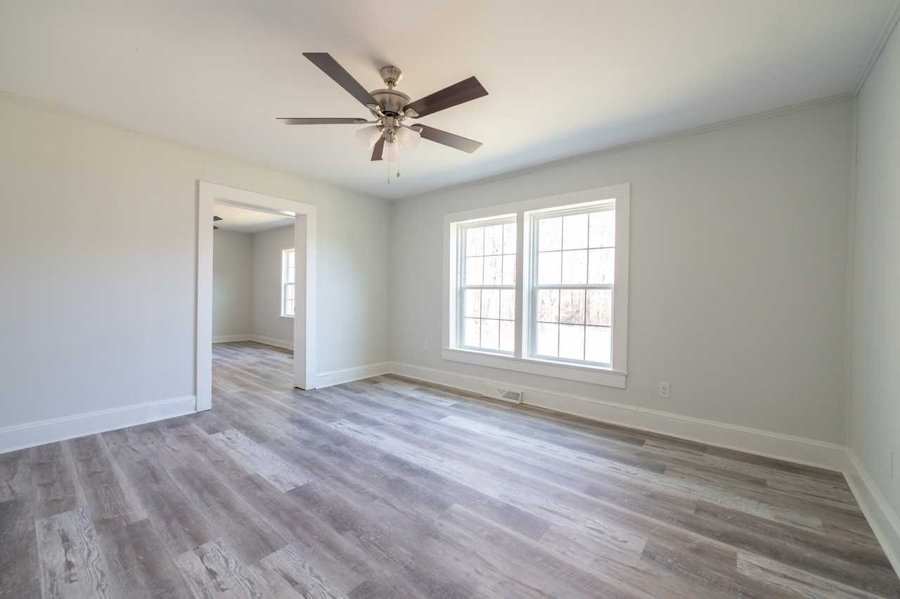 1437 Briarcliff Dr #NA - Photo 3 of 32