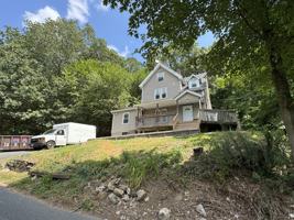 featured image of 84 Yale St #2