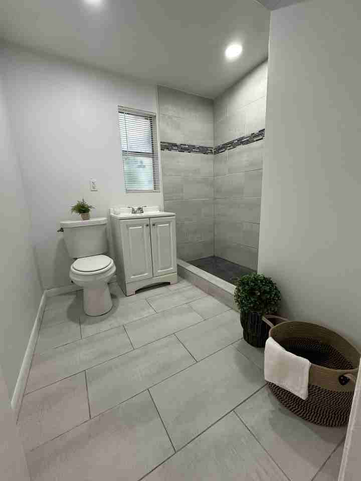 734 E 59th St #NA - Photo 2 of 7