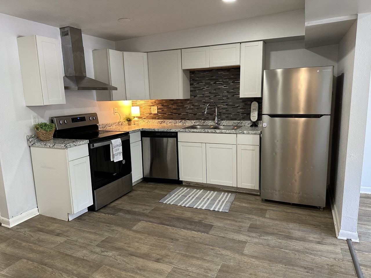 734 E 59th St #NA - Photo 3 of 7