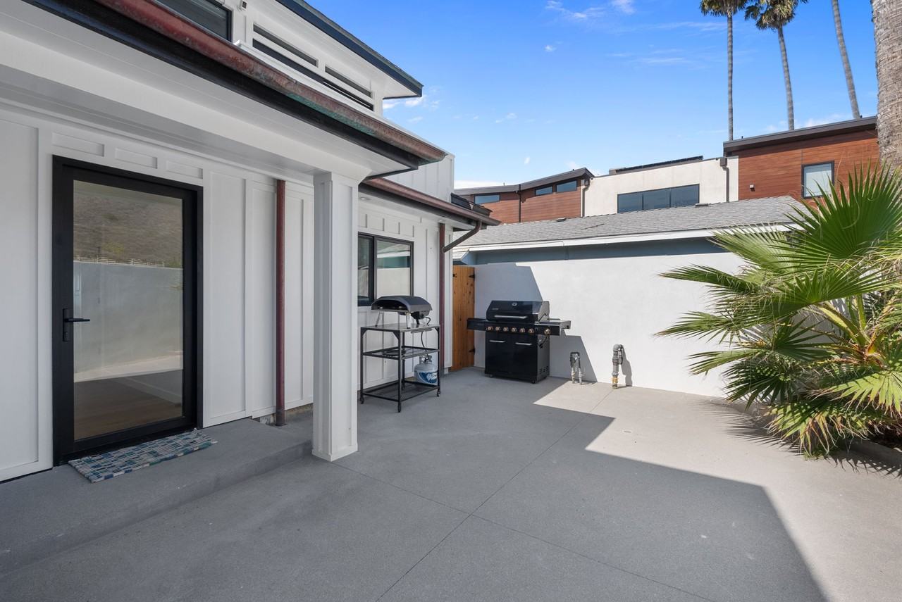 2988 Solimar Beach Dr #NA - Photo 4 of 33