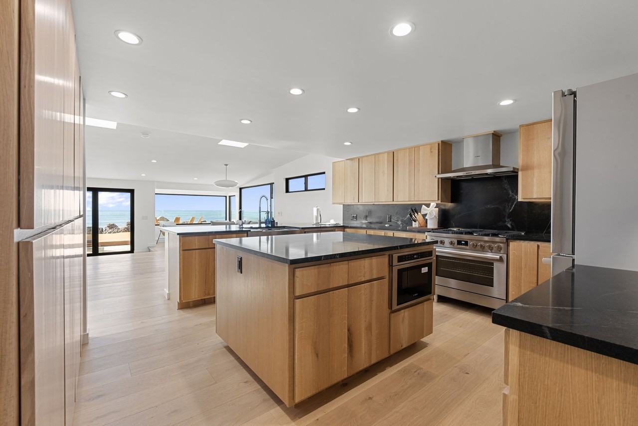 2988 Solimar Beach Dr #NA - Photo 6 of 33