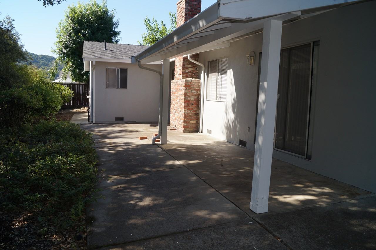 1028 Sanders Dr #NA - Photo 3 of 10