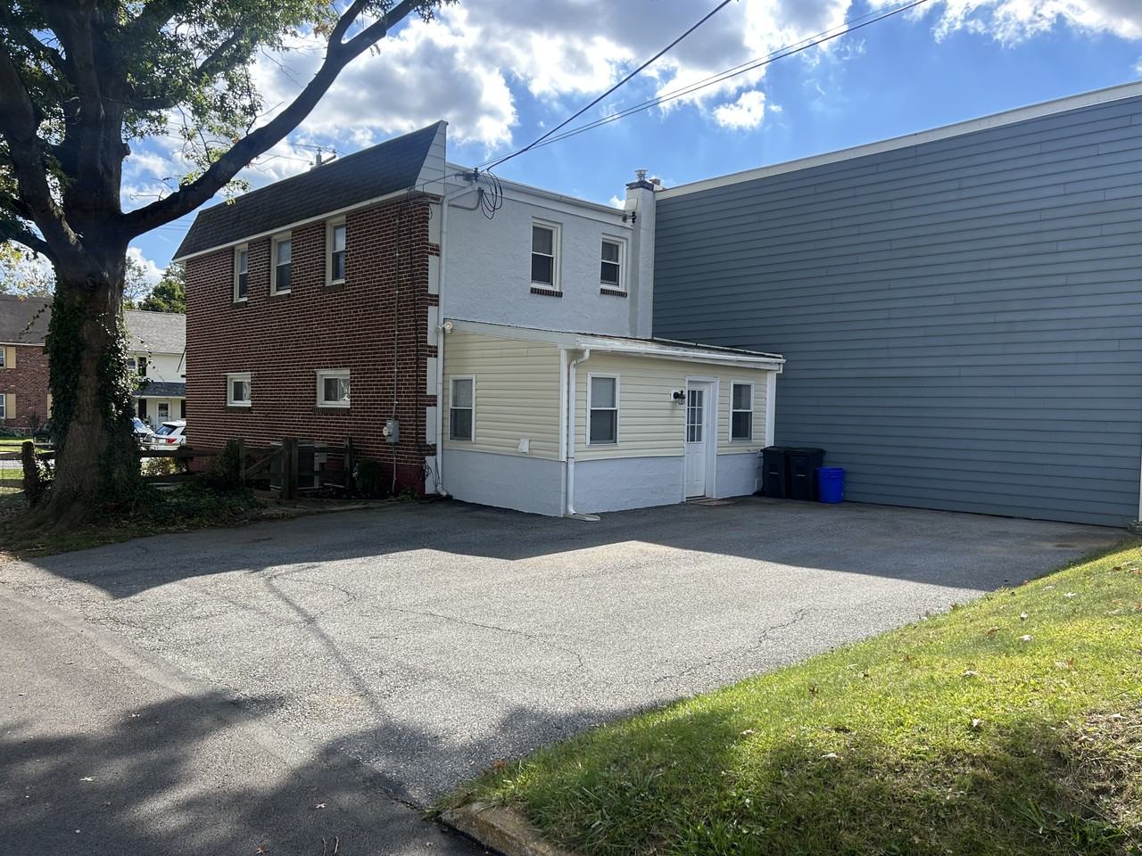 501 W Market St #NA - Photo 3 of 21