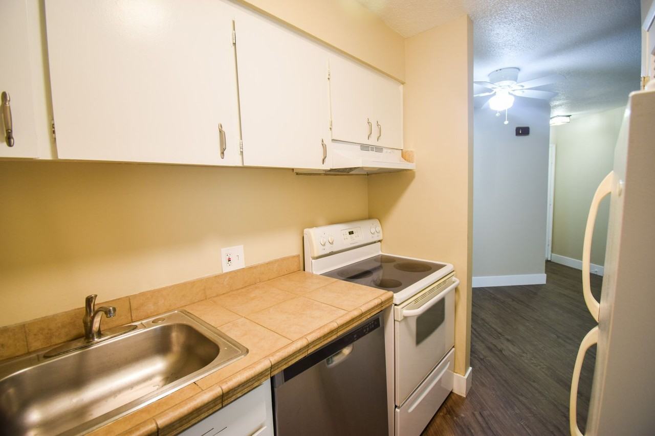 Vista Hills Apartments VIS-3560 - Photo 6 of 36