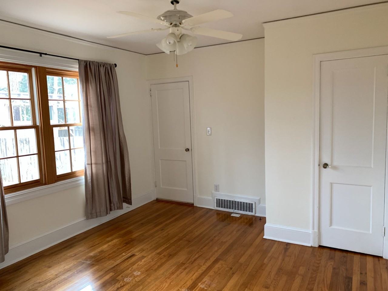 155 Windsor Ct - Photo 5 of 13