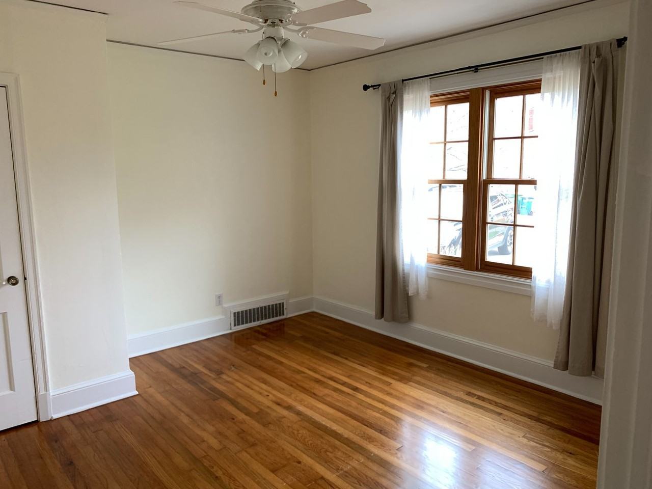 155 Windsor Ct - Photo 6 of 13