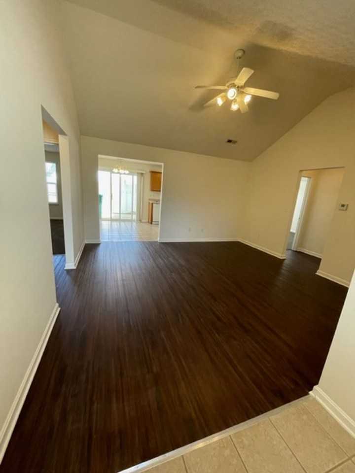 216 Applewood Lane - Photo 3 of 15