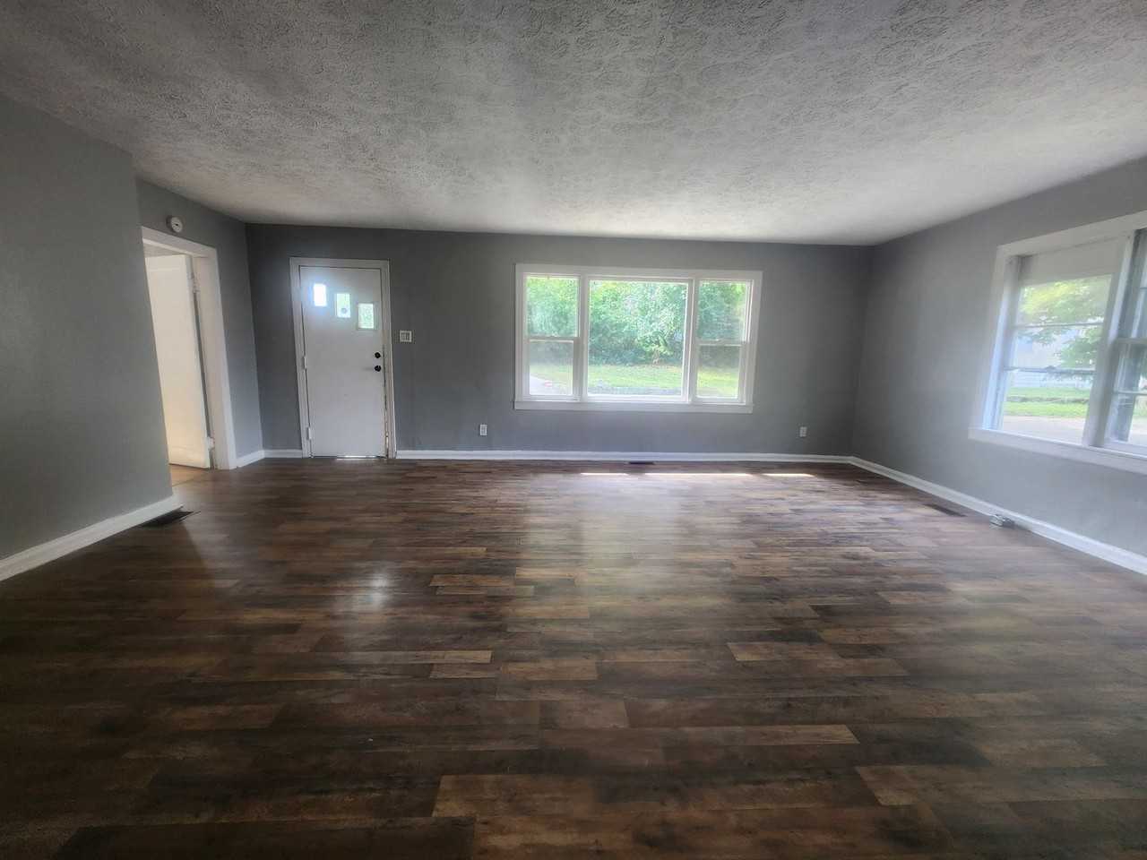 1414 Sycamore St - Photo 4 of 18