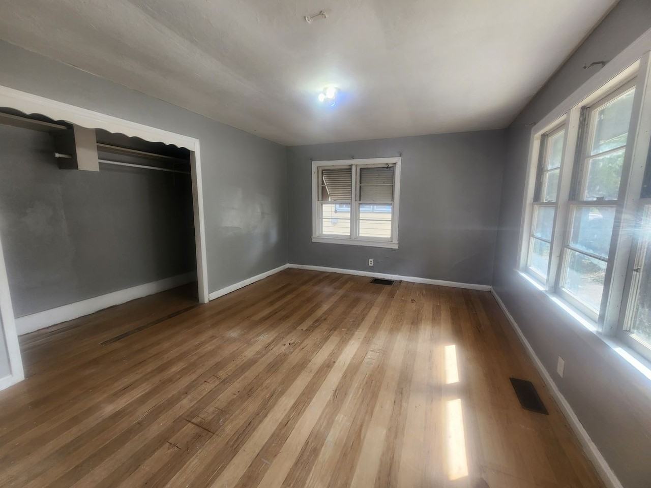 1414 Sycamore St - Photo 5 of 18