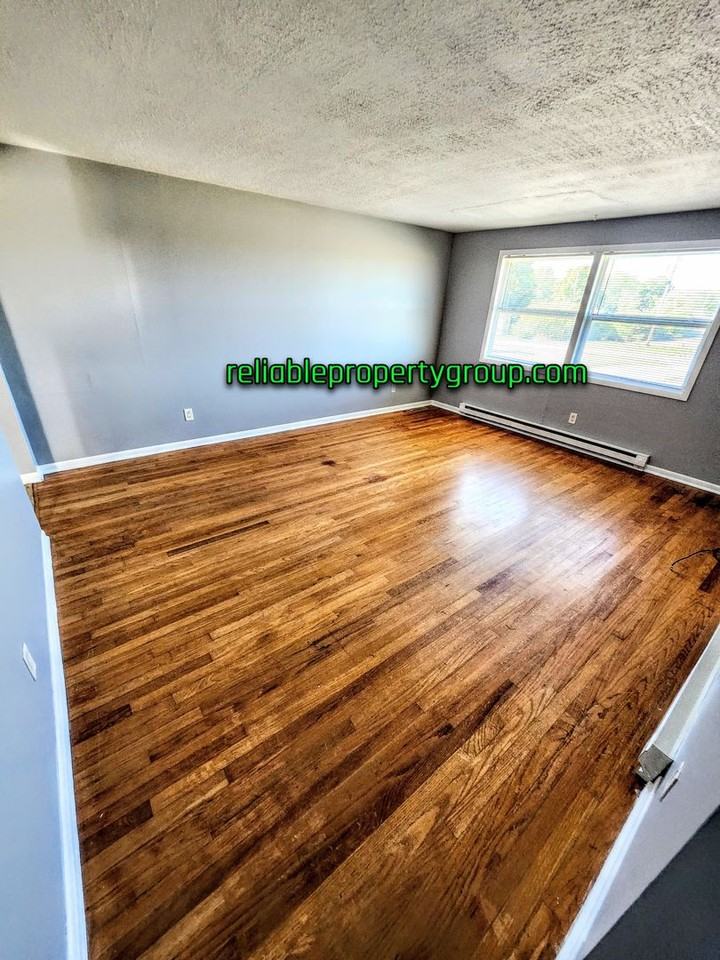 10737 Old Decatur Rd - Photo 4 of 10