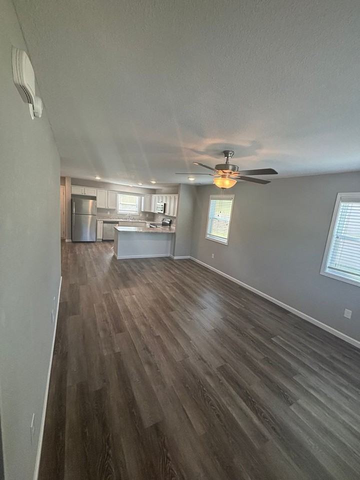 357 Carolines Way - Photo 2 of 25