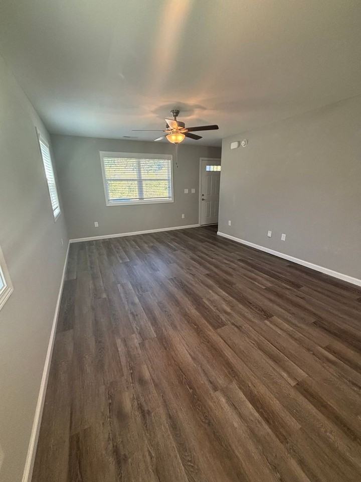 357 Carolines Way - Photo 3 of 25