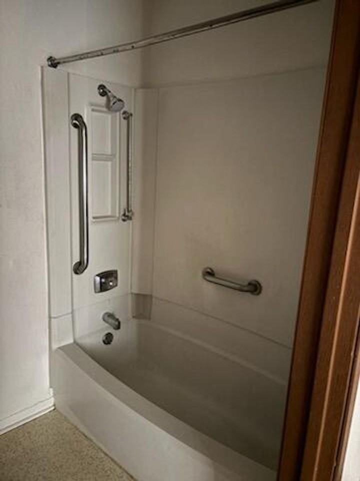 813 Delaware - Photo 2 of 6