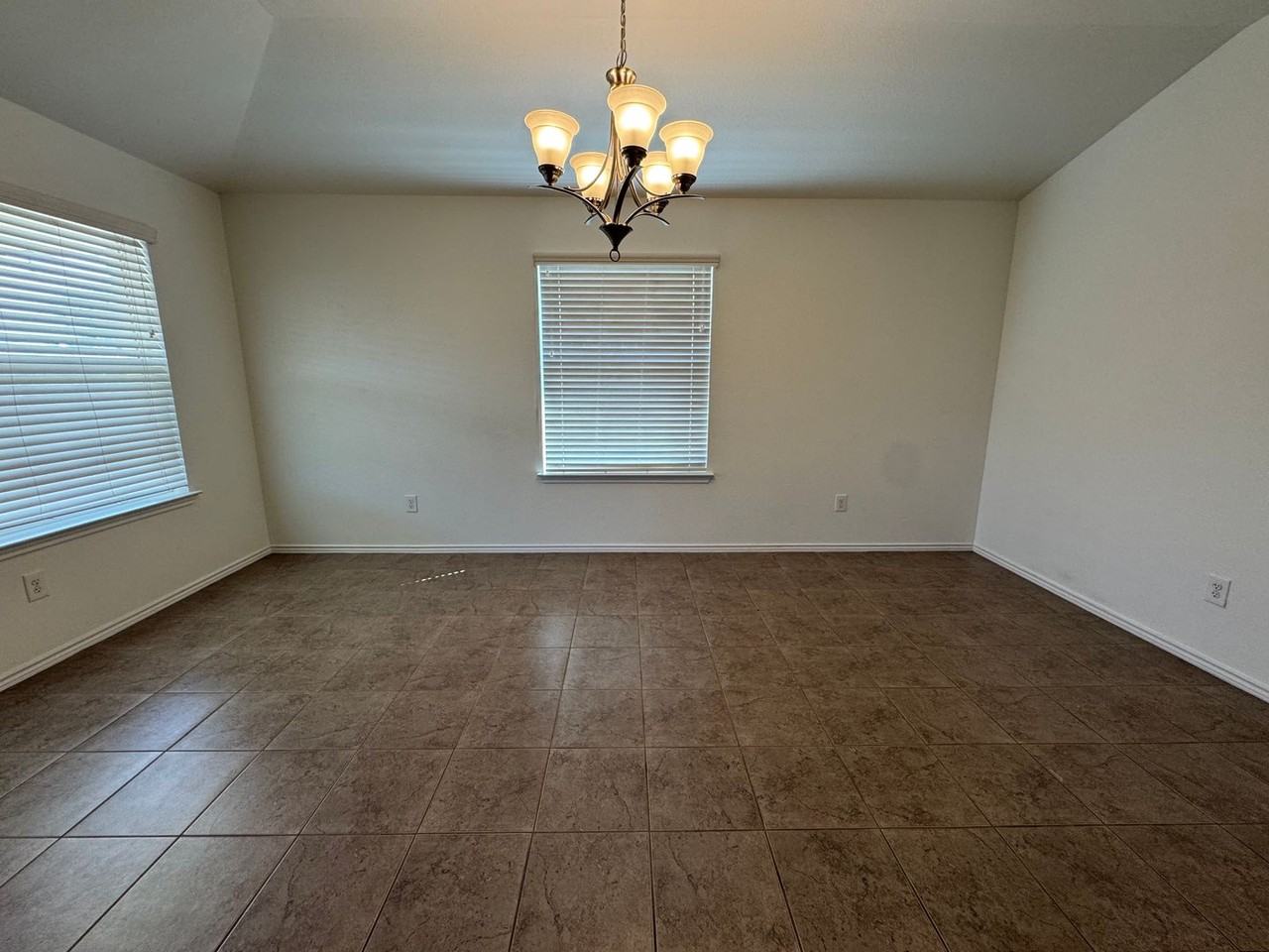 9306 Cricket Dr - Photo 7 of 27