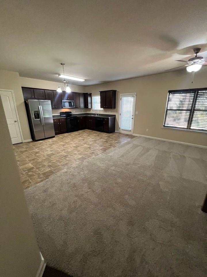 586 Grenier Terrace Northeast - Photo 4 of 28