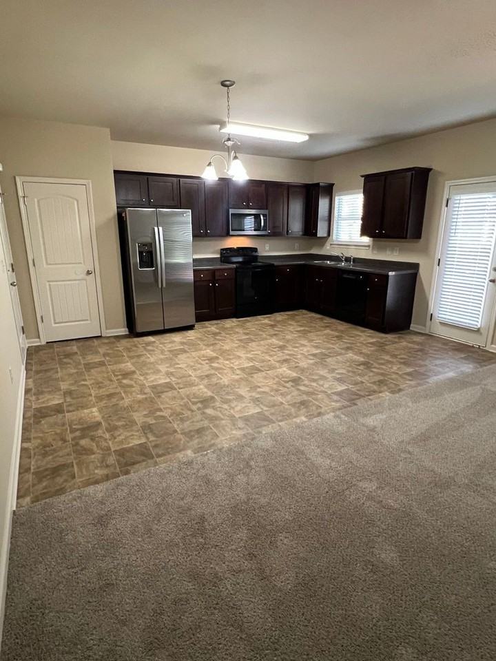 586 Grenier Terrace Northeast - Photo 6 of 28