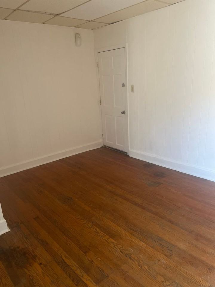 2030 Wilkens Ave - Photo 5 of 12